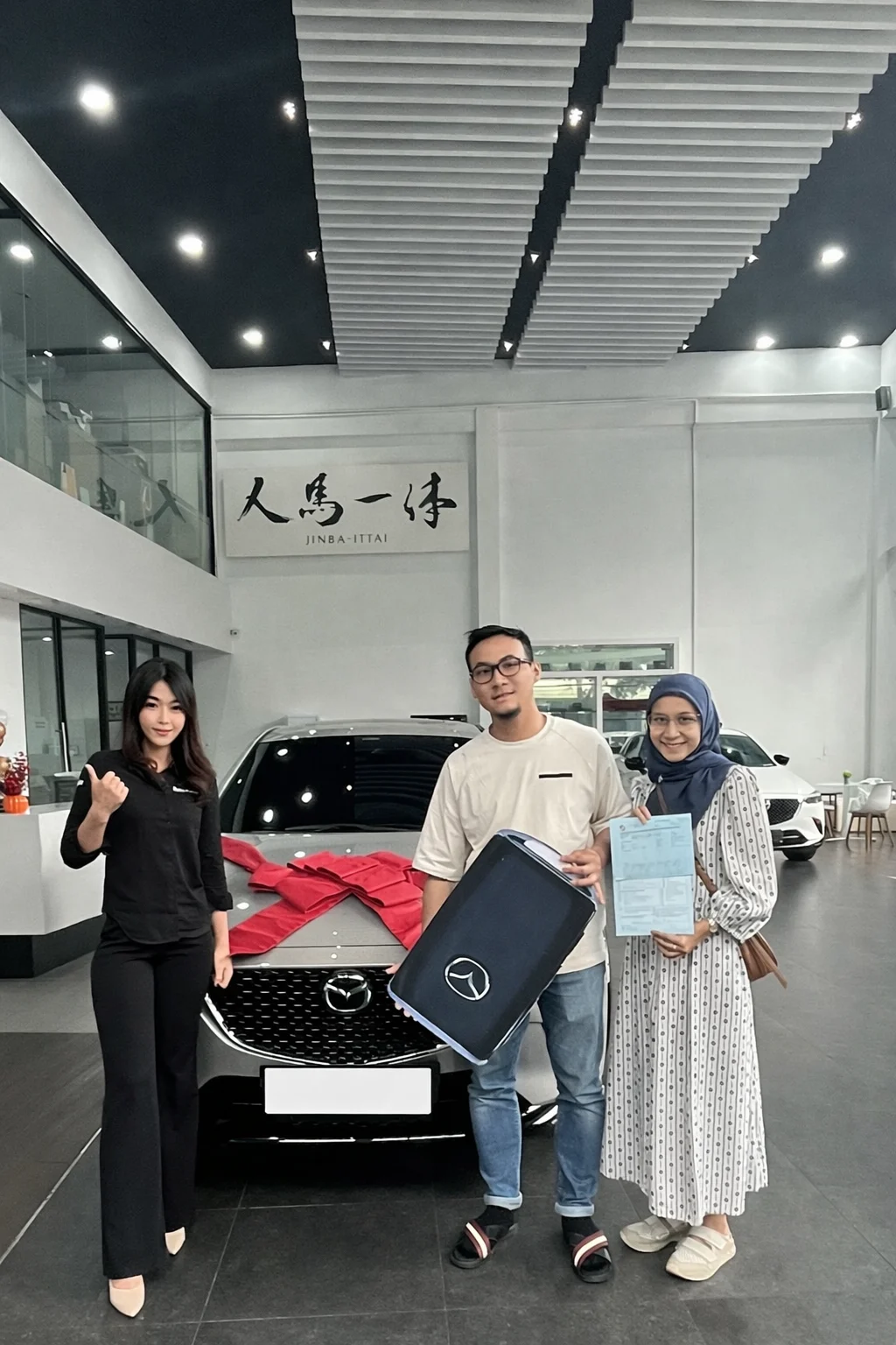 Pelanggan Mazda Jakarta Selatan Bahagia